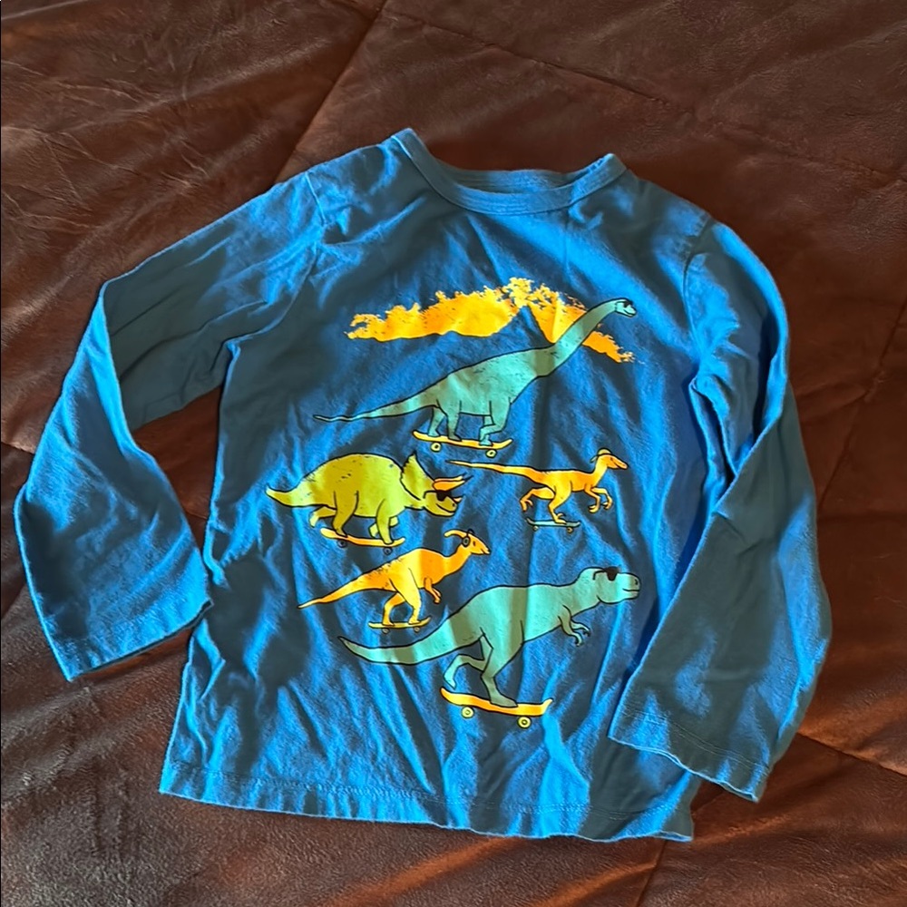 🌼🌼🌼Dino shirt